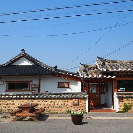 Floral Space Hanok Guesthouse Gyeongju Buitenkant foto